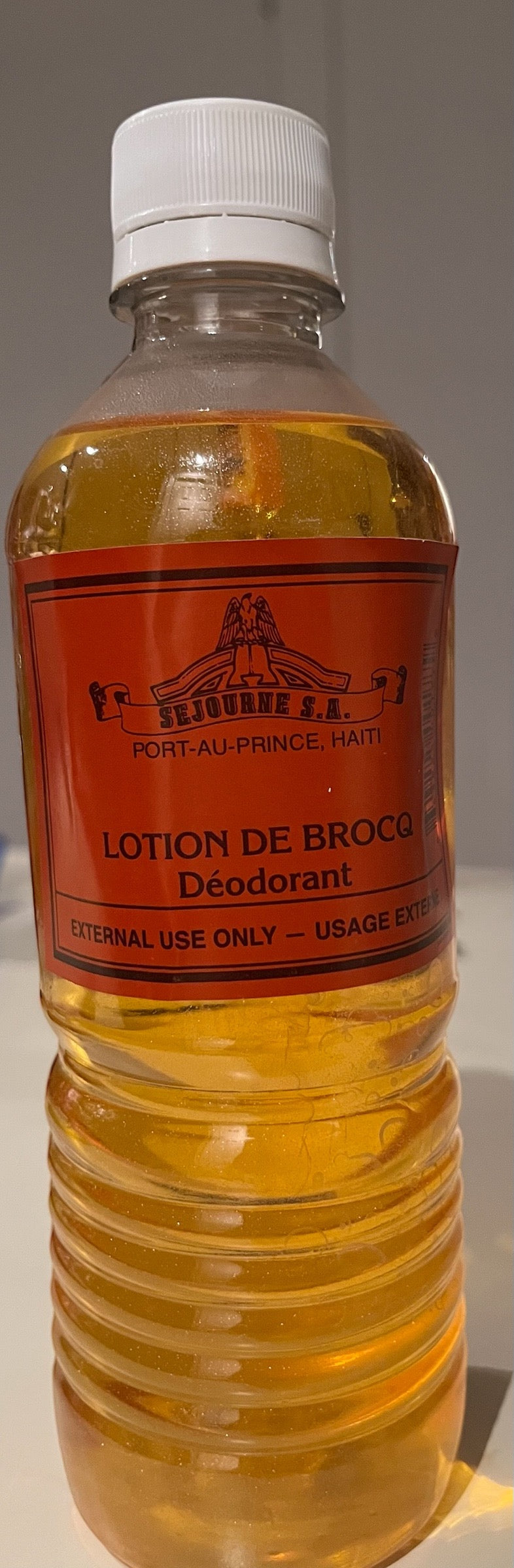 Lotion de Brocq Déodorant. Description : C’est un excellent déodorant à base d’ingrédients naturels. Ce produit est fabriqué en Haïti par la pharmacie SÉJOURNÉ et est connu pour se débarrasser des aisselles foncées et des odeurs de transpiration.